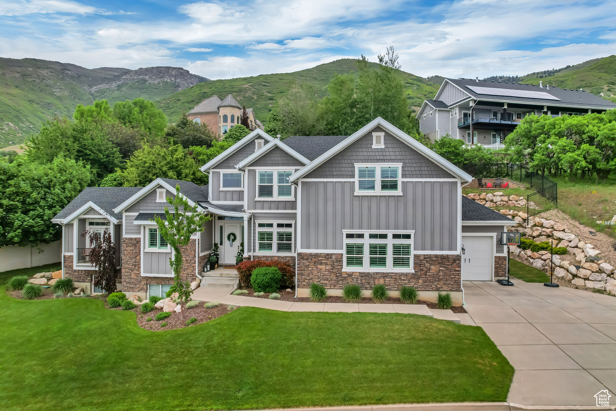 HUGHES ESTATES - Residential