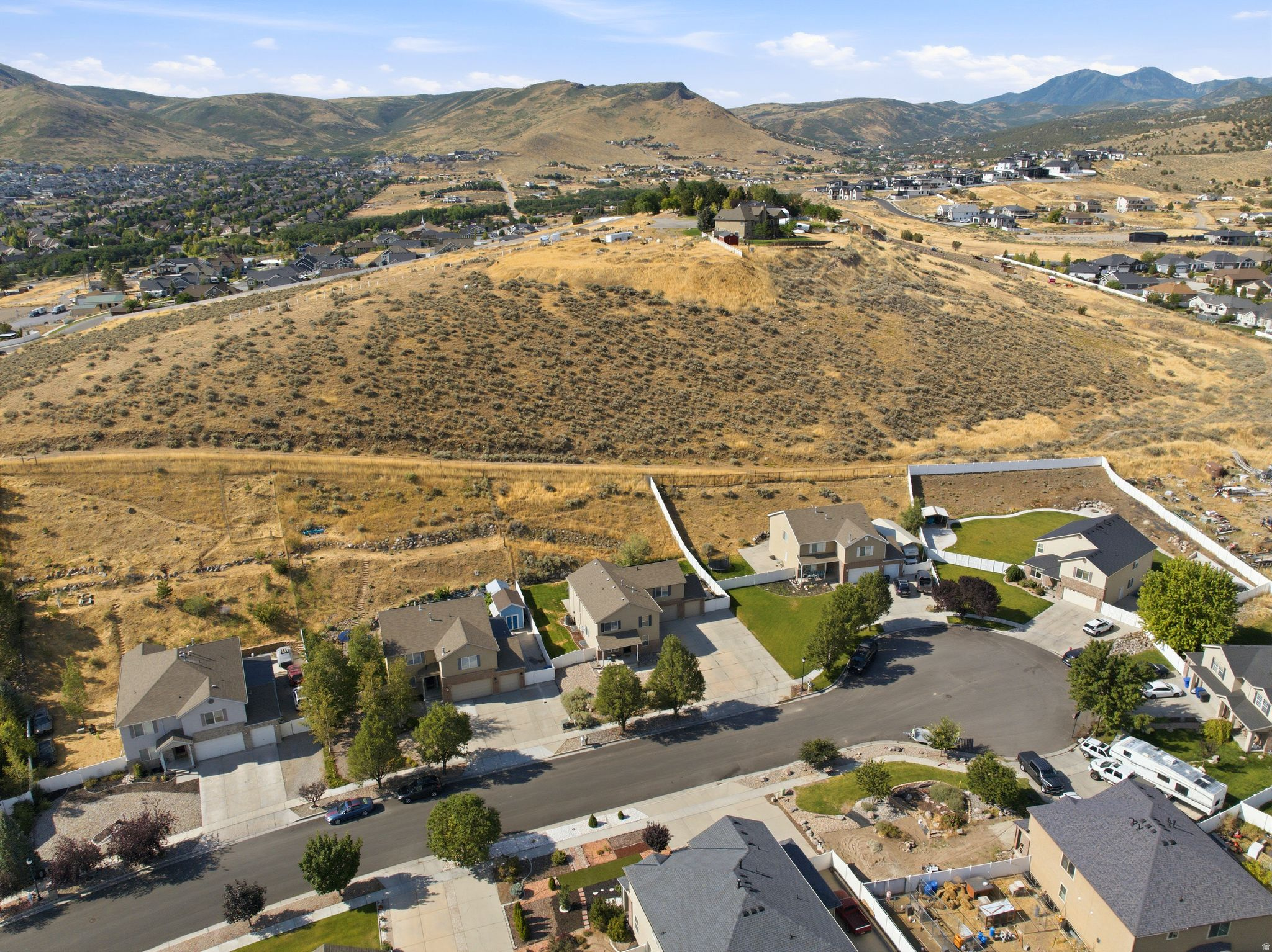 HAMILTON FARMS - Residential