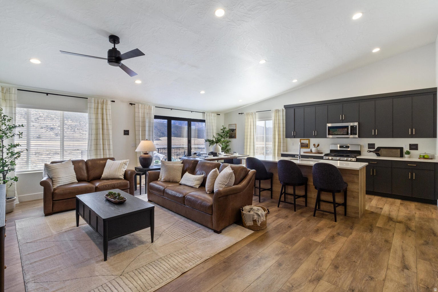 BLACK SAGE - Residential