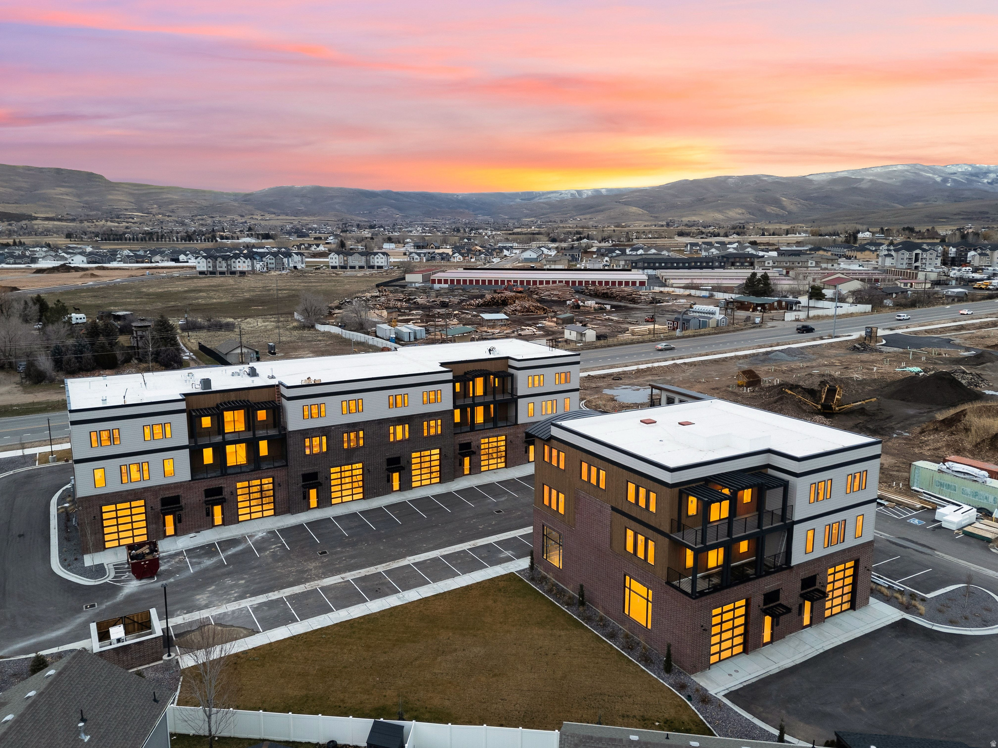 MOUNTAIN VIEW COMMON - Residential