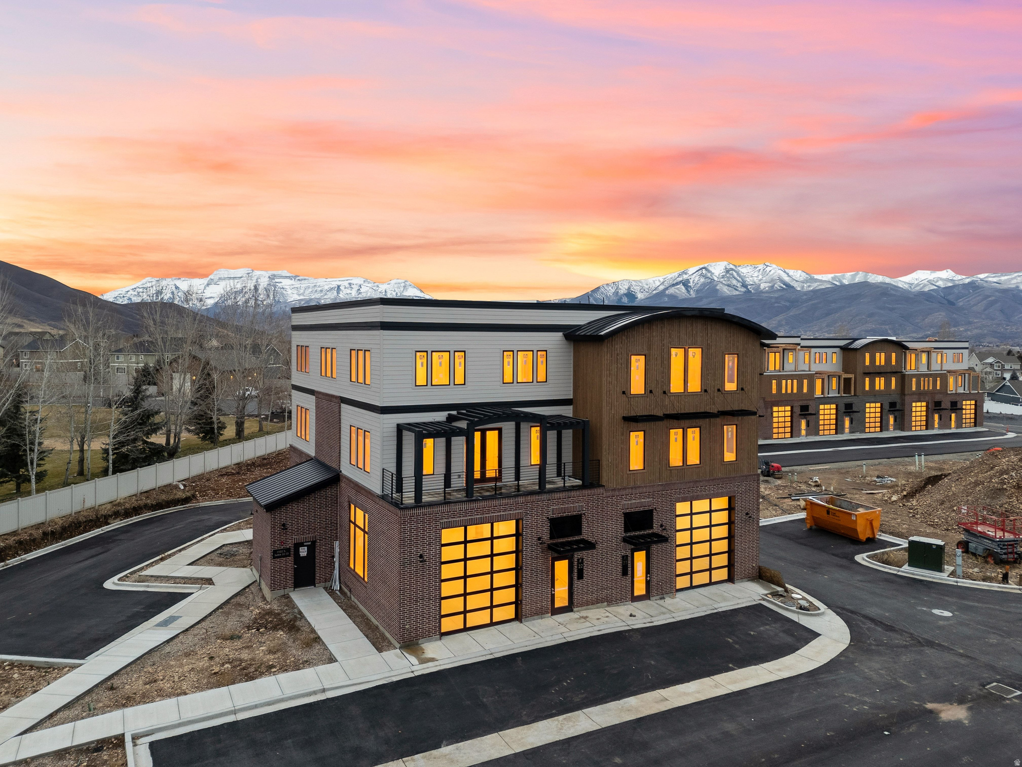 MOUNTAIN VIEW COMMON - Residential