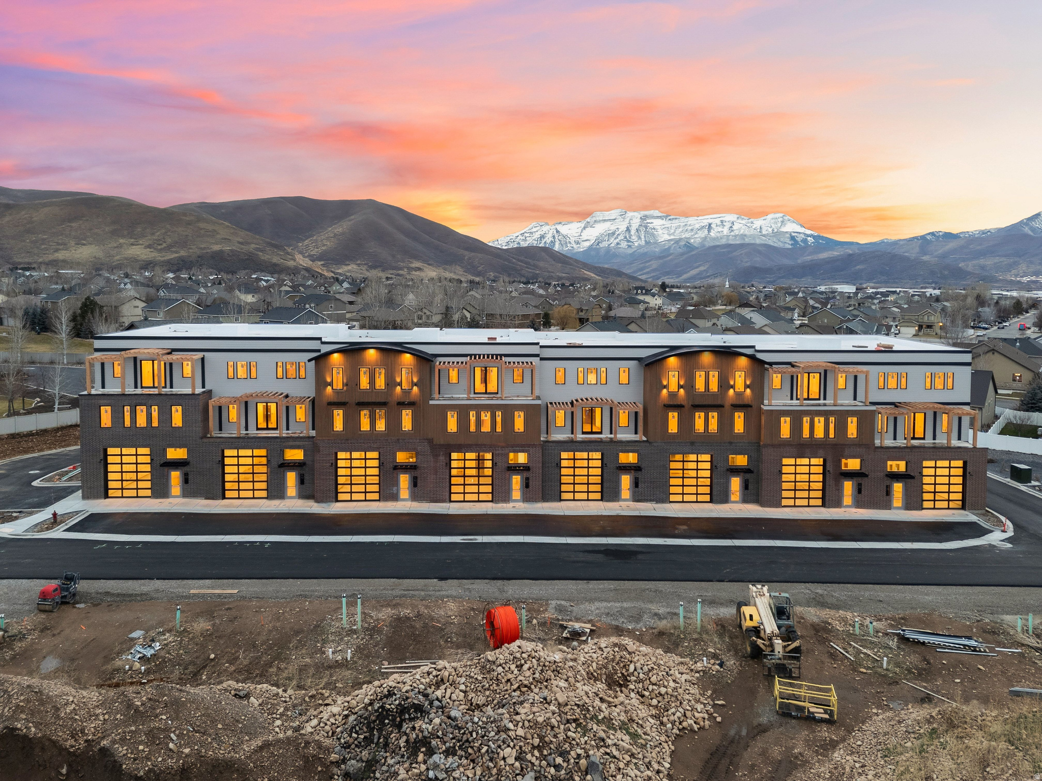 MOUNTAIN VIEW COMMON - Residential