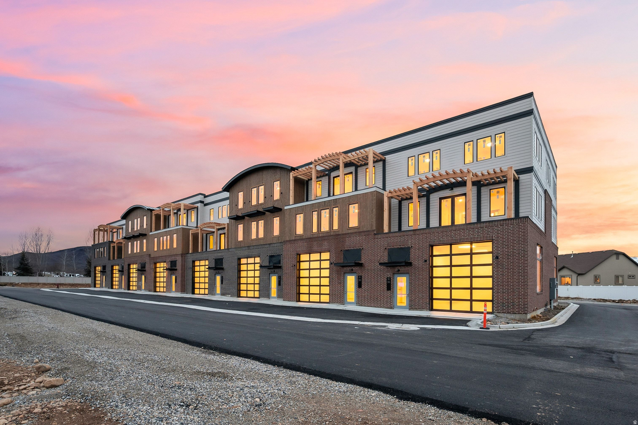MOUNTAIN VIEW COMMON - Residential