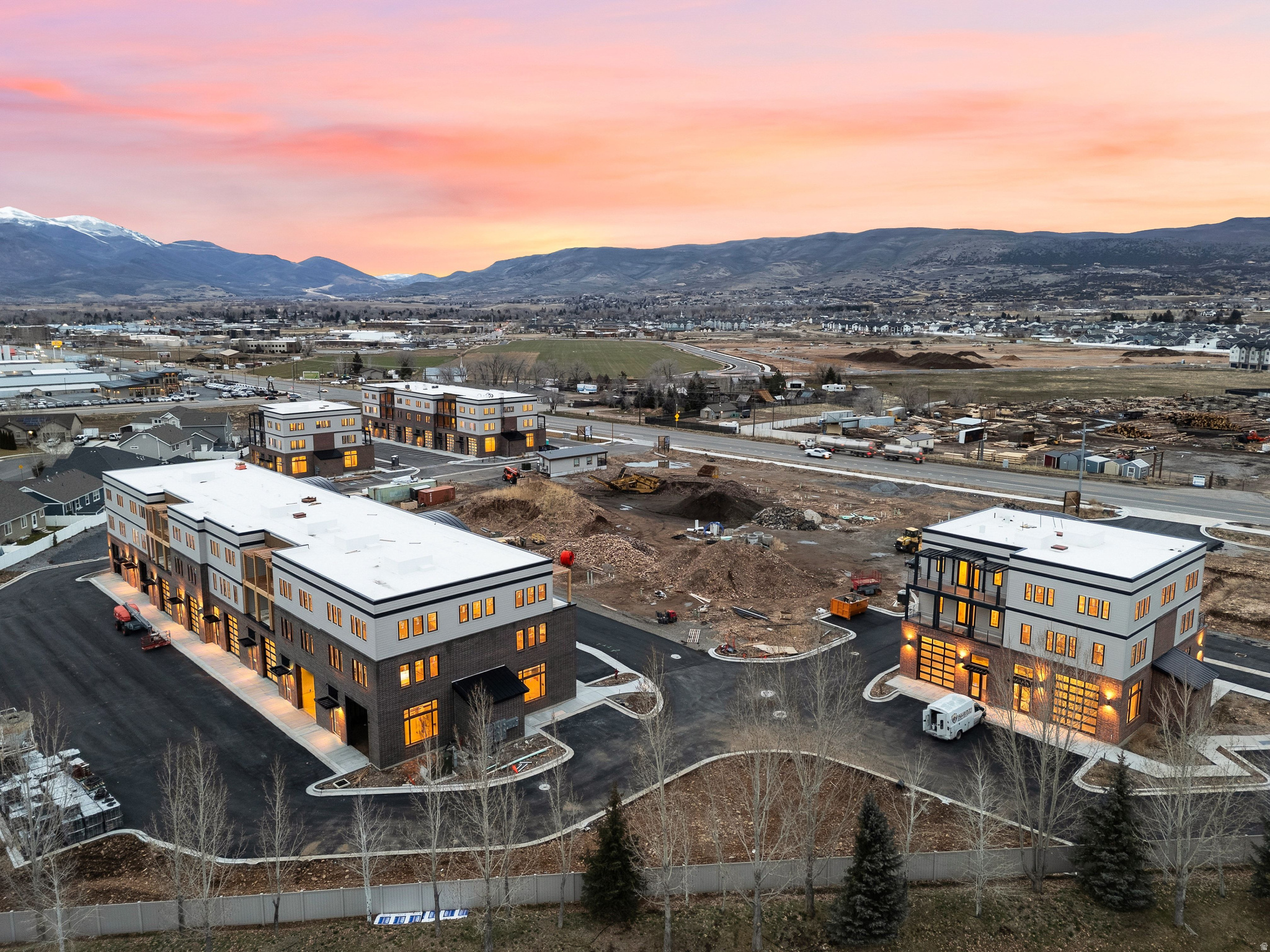MOUNTAIN VIEW COMMON - Residential