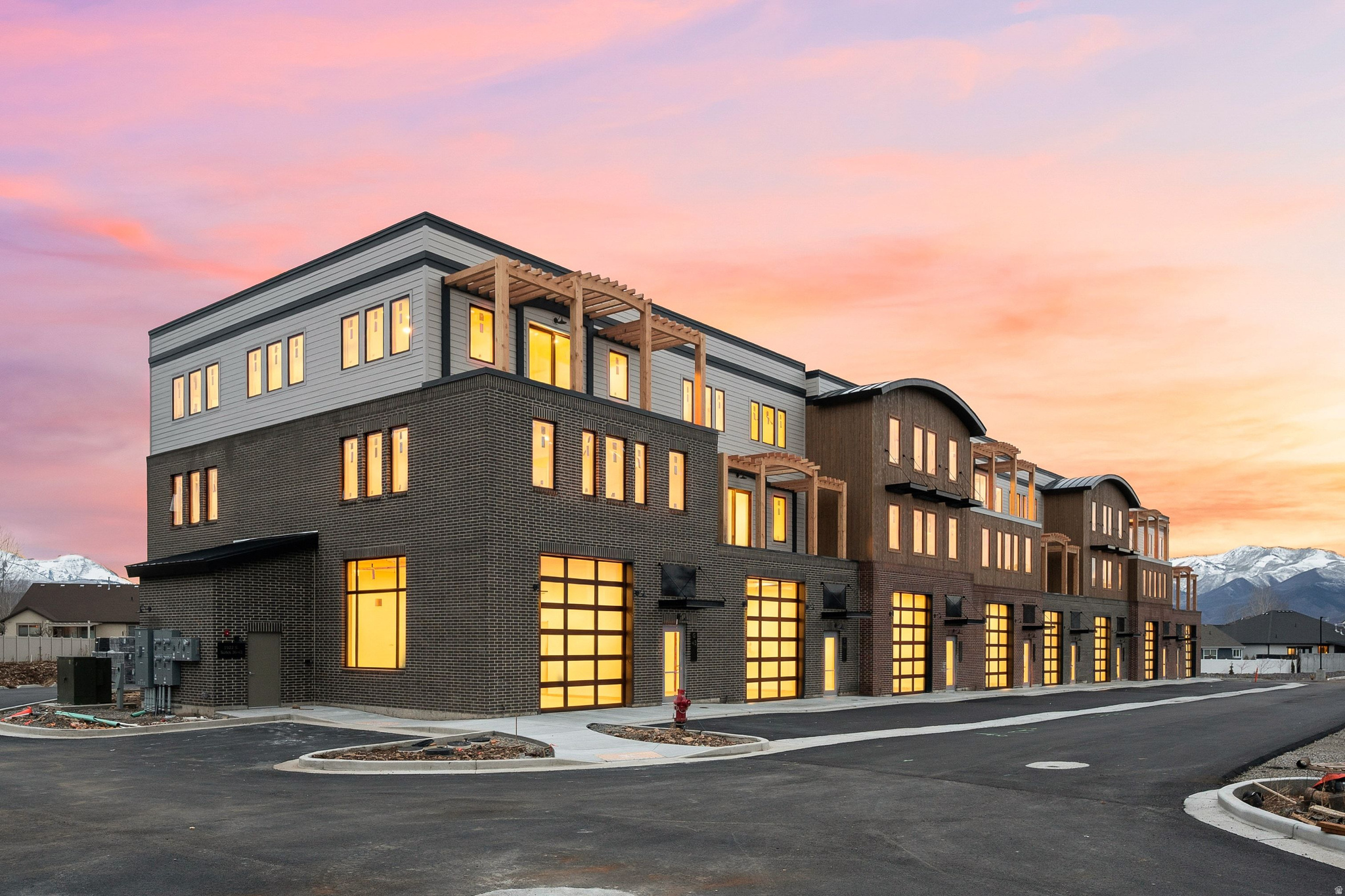 MOUNTAIN VIEW COMMON - Residential