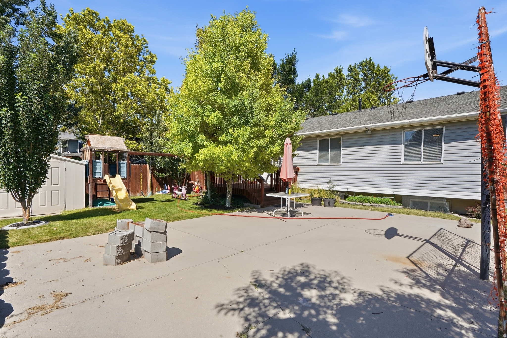 BROADMOOR - Residential