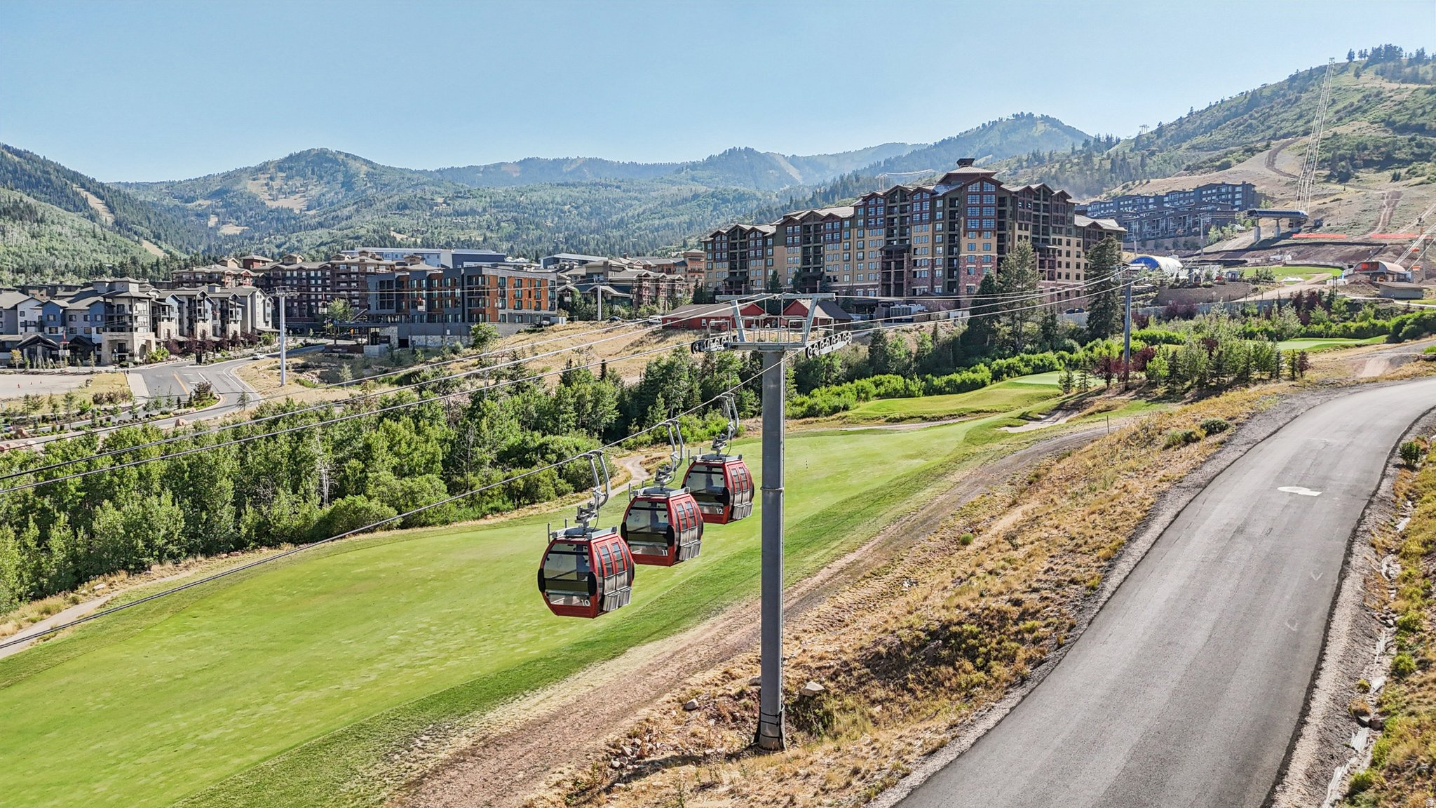 GRAND SUMMIT HOTEL - Residential