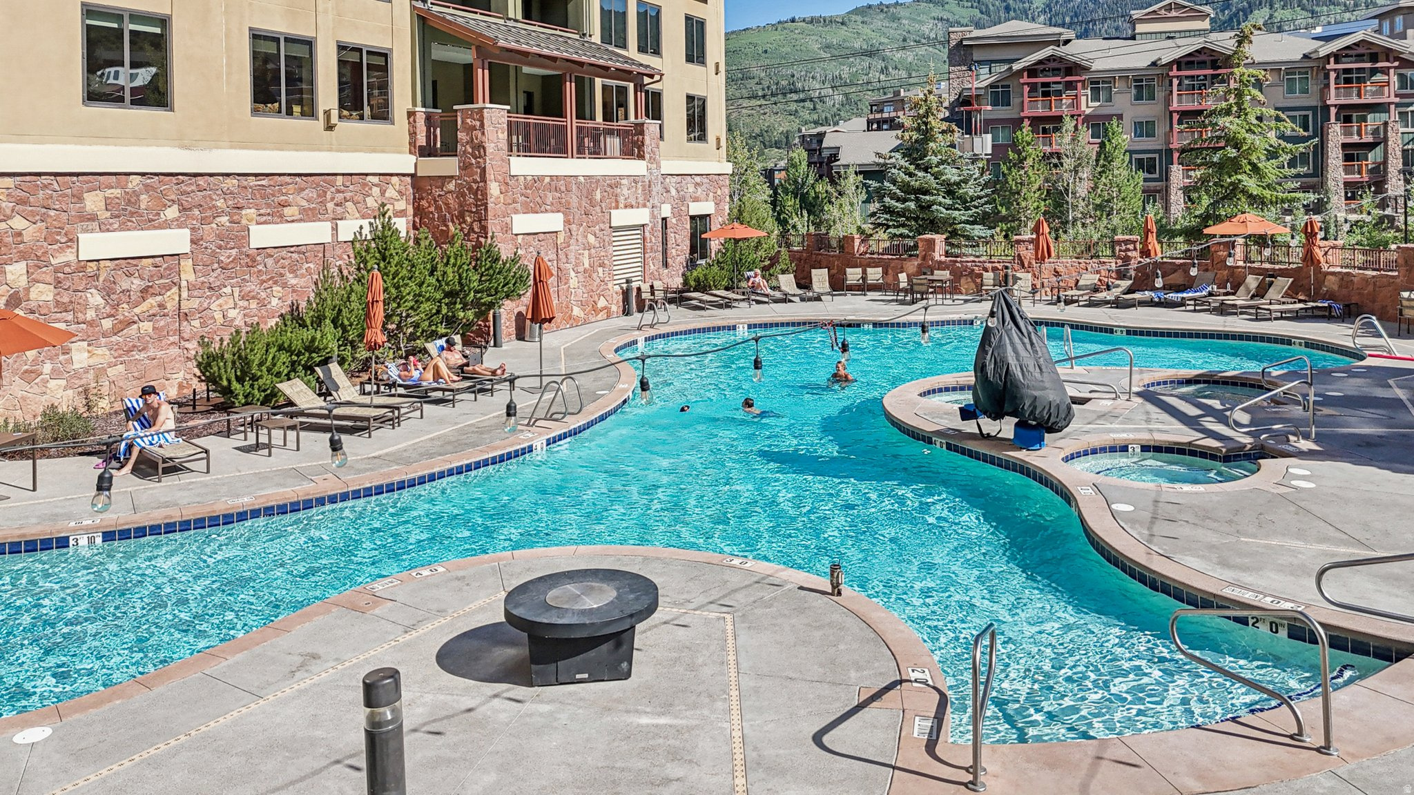 GRAND SUMMIT HOTEL - Residential