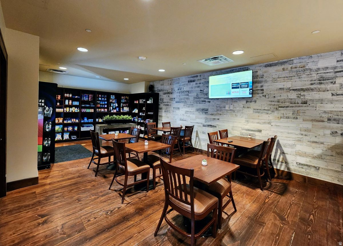 GRAND SUMMIT HOTEL - Residential