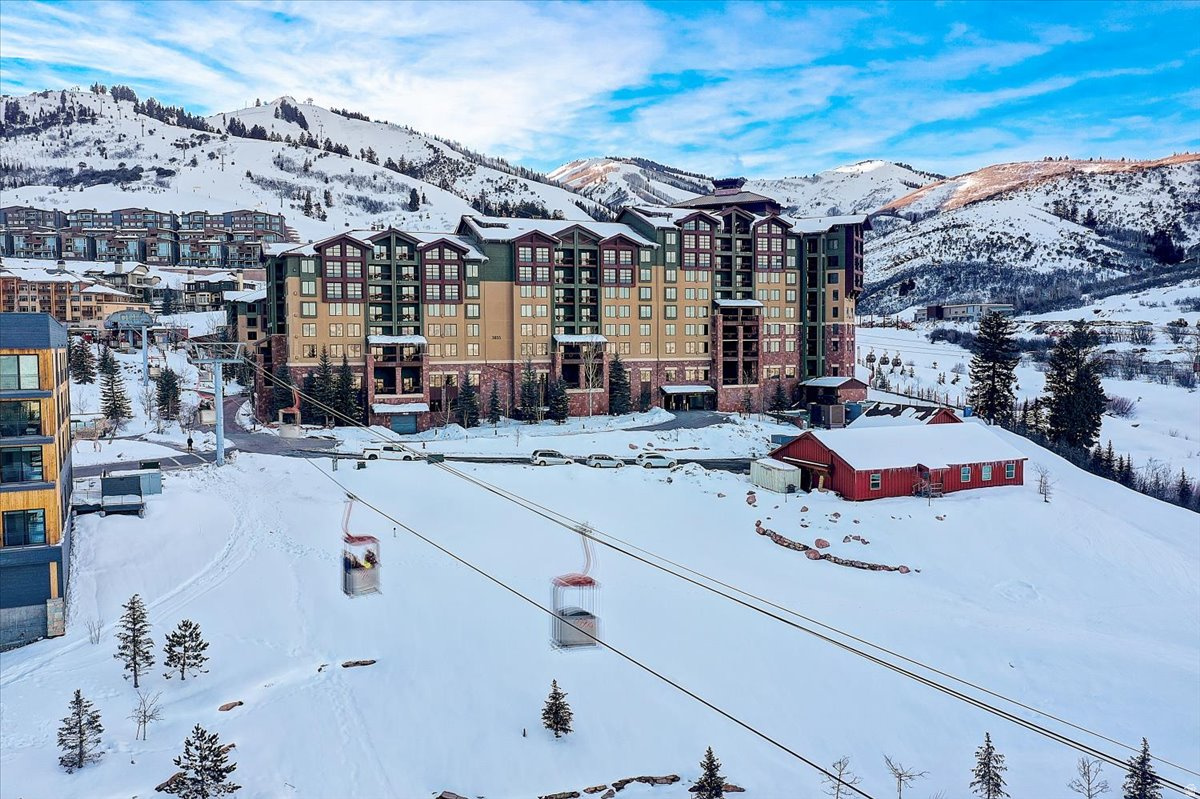 GRAND SUMMIT HOTEL - Residential