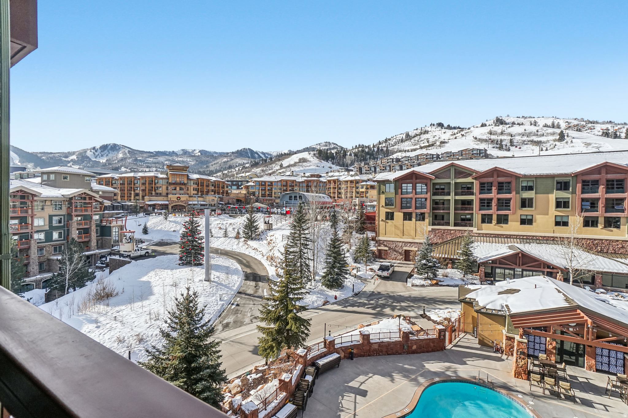 GRAND SUMMIT HOTEL - Residential