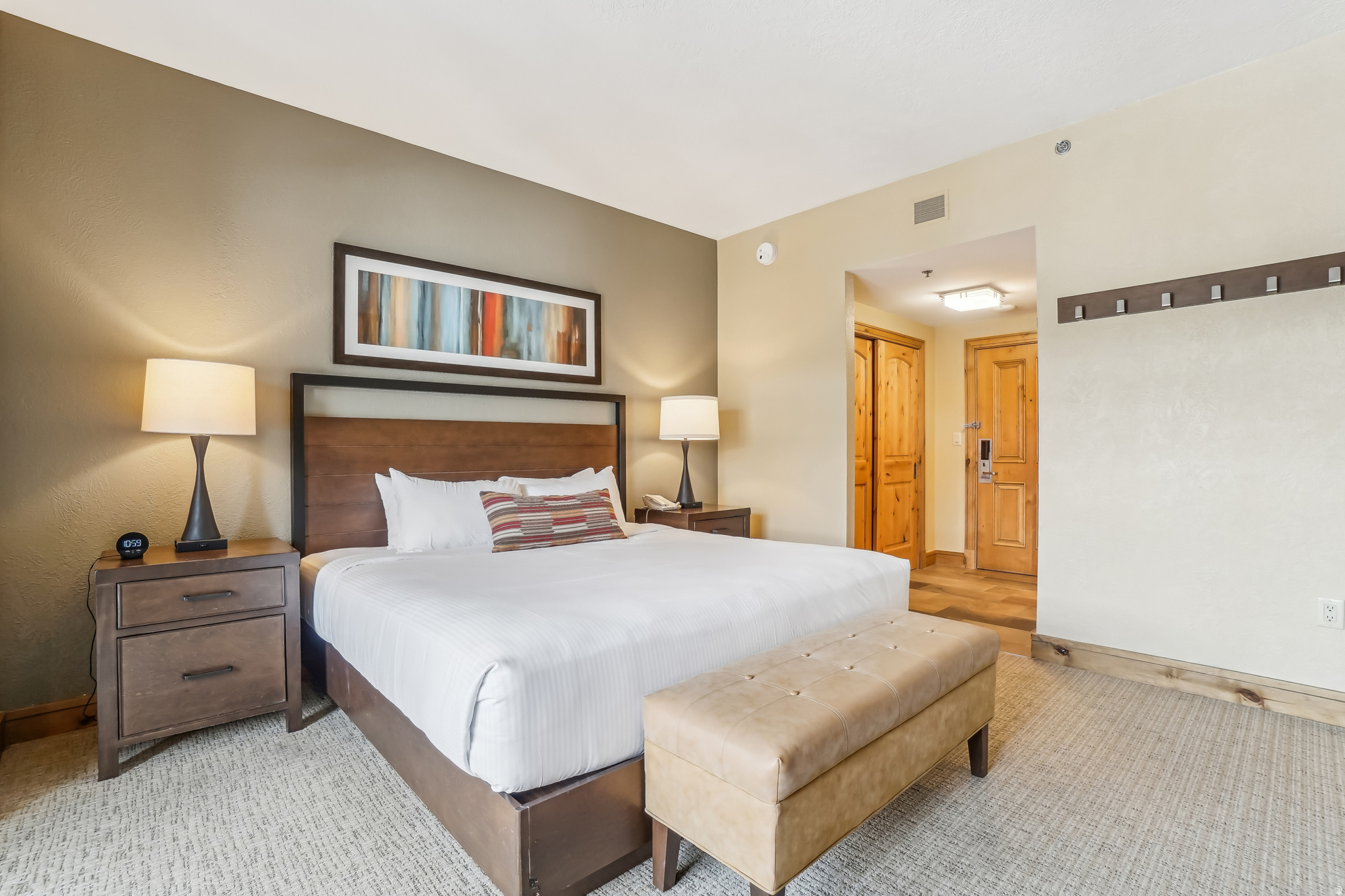GRAND SUMMIT HOTEL - Residential