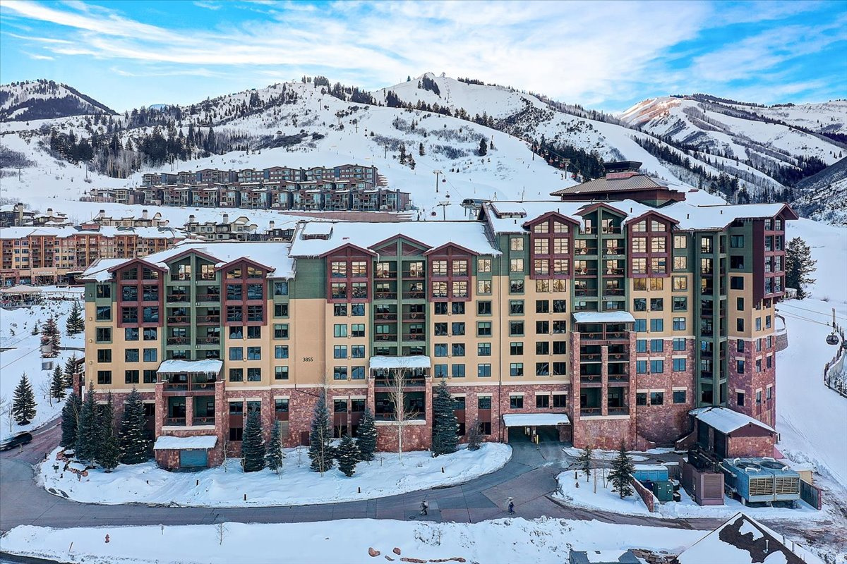 GRAND SUMMIT HOTEL - Residential