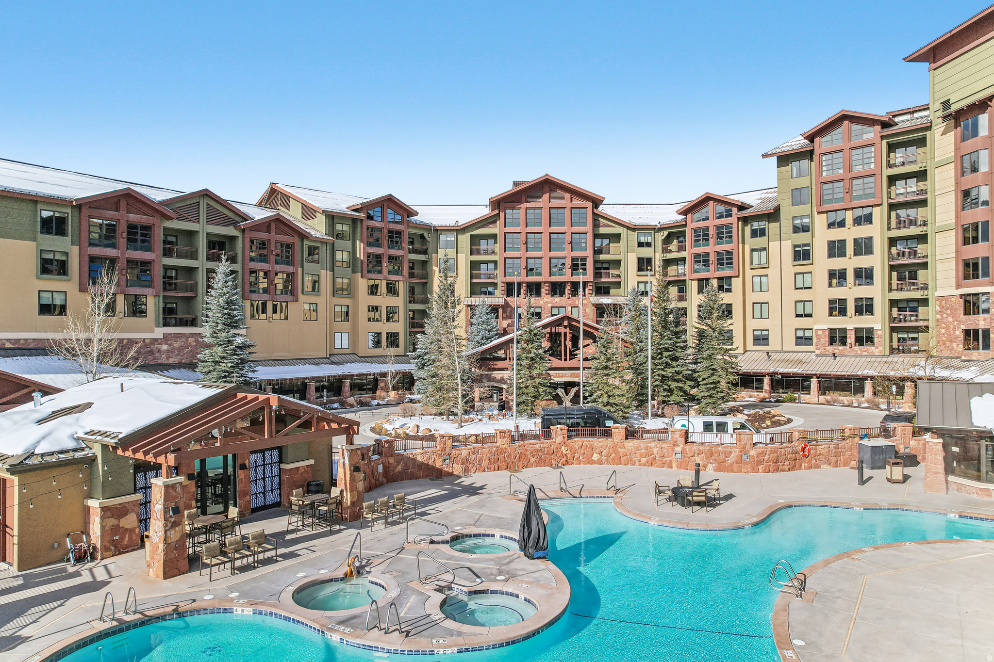 GRAND SUMMIT HOTEL - Residential