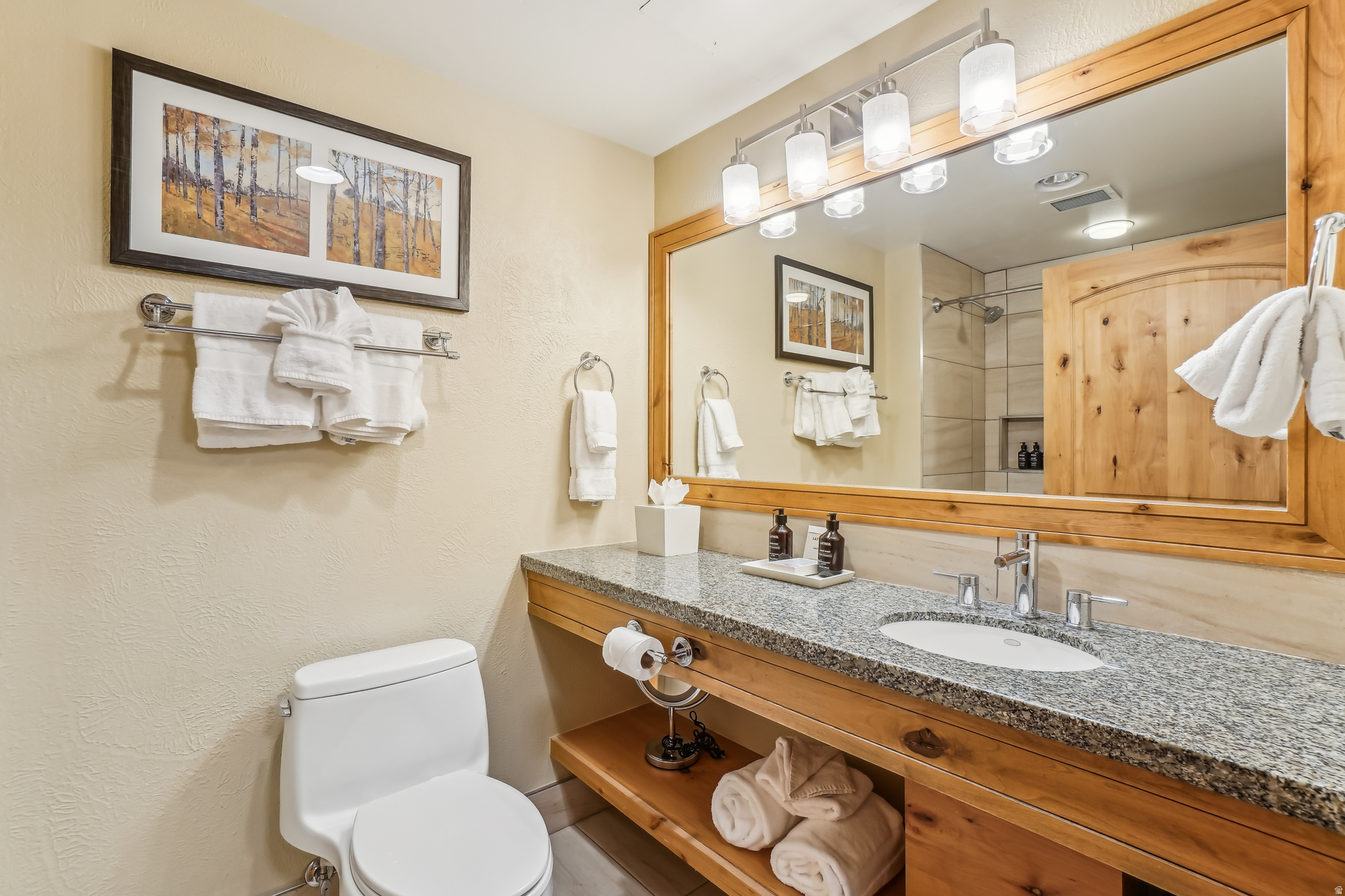 GRAND SUMMIT HOTEL - Residential
