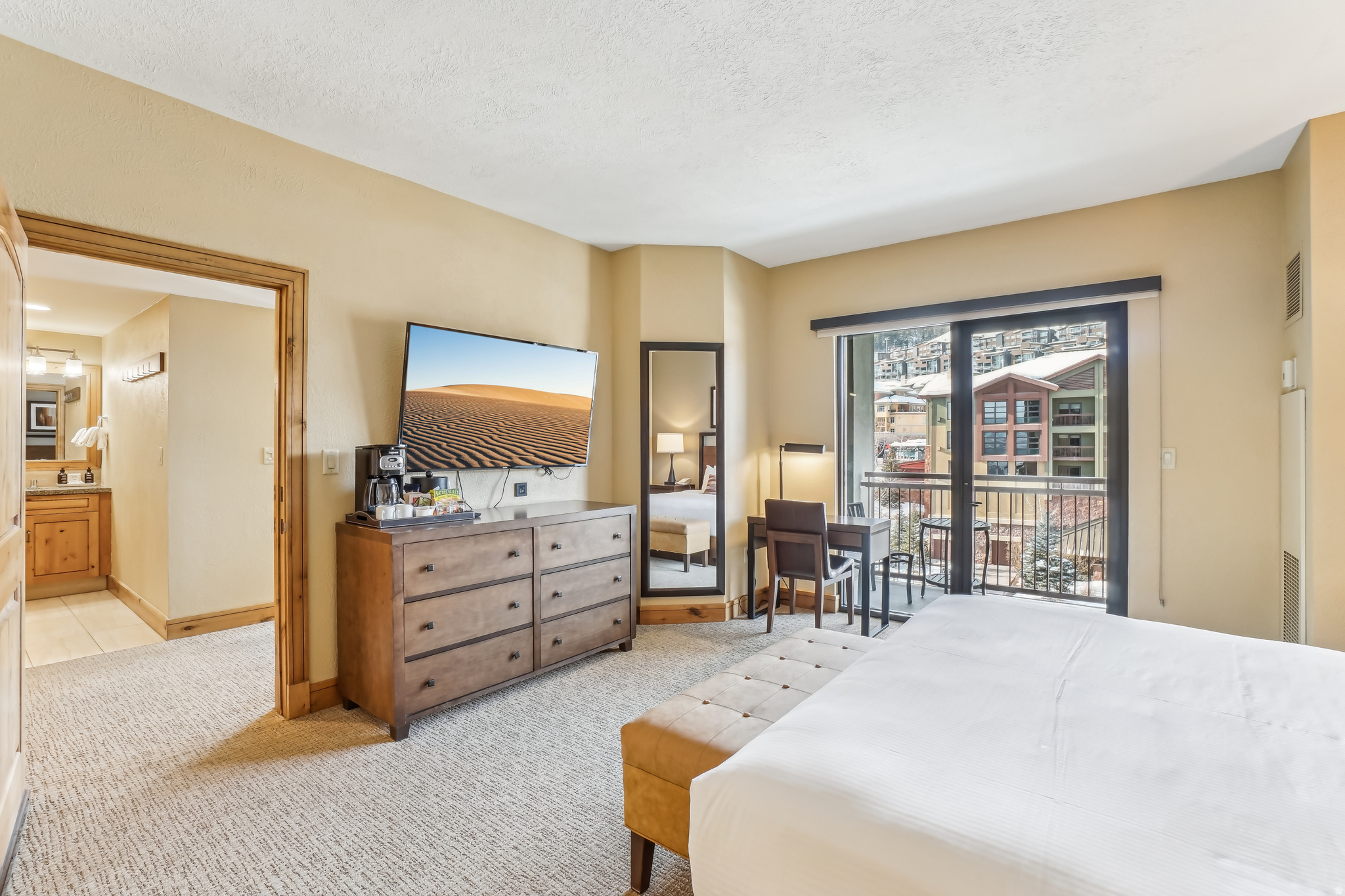 GRAND SUMMIT HOTEL - Residential