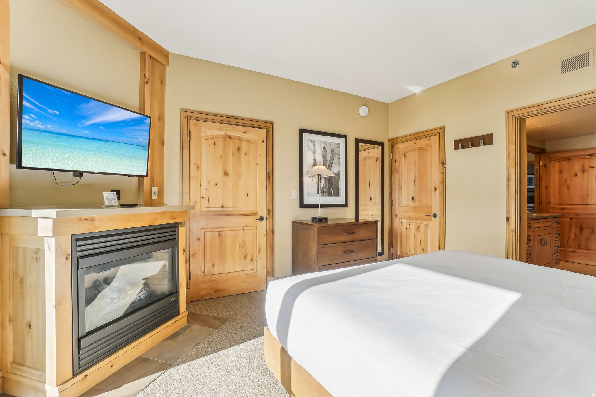 GRAND SUMMIT HOTEL - Residential