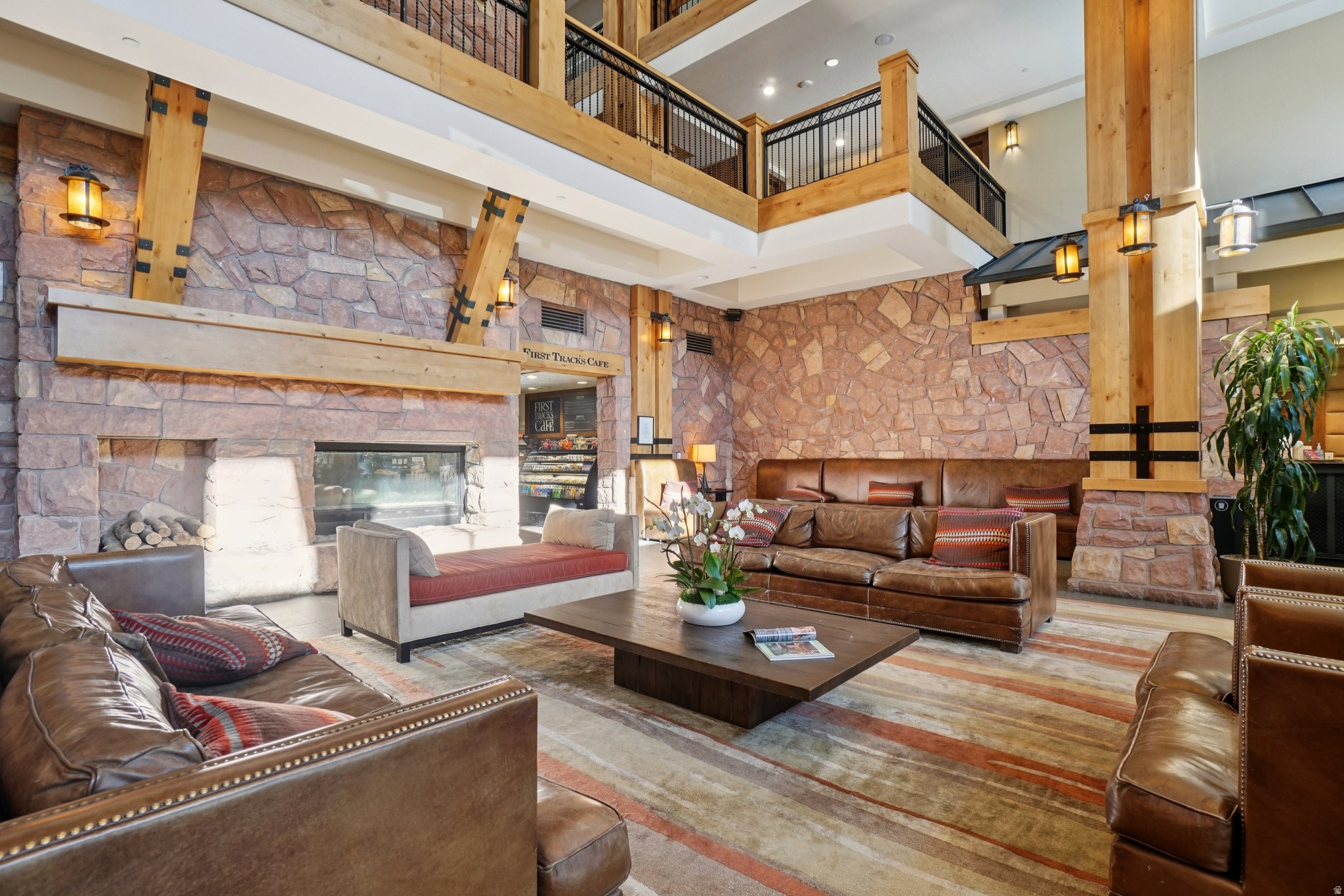 GRAND SUMMIT HOTEL - Residential