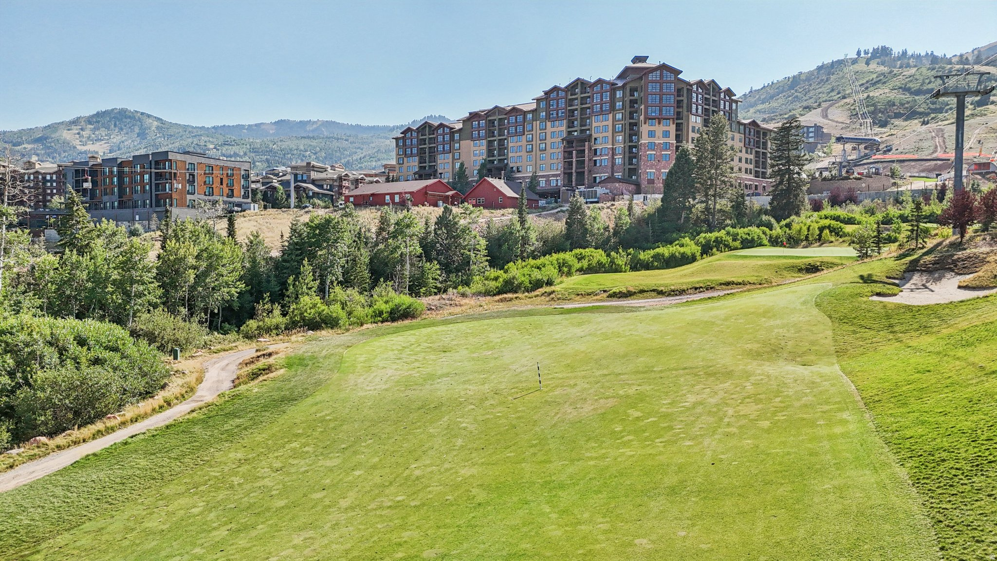 GRAND SUMMIT HOTEL - Residential