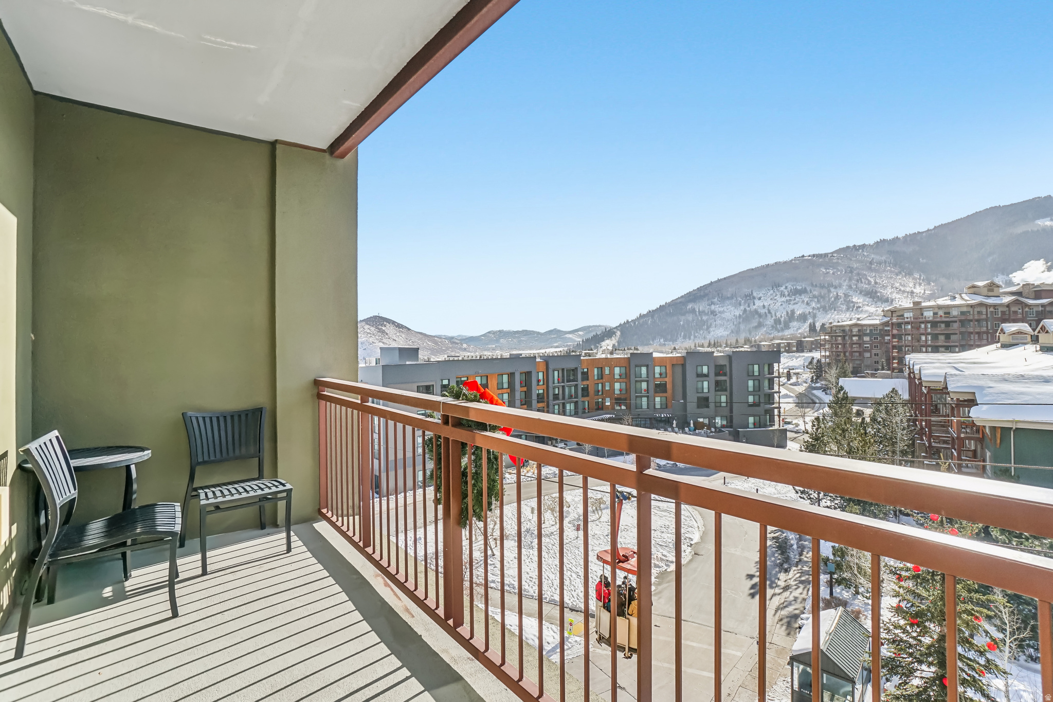 GRAND SUMMIT HOTEL - Residential