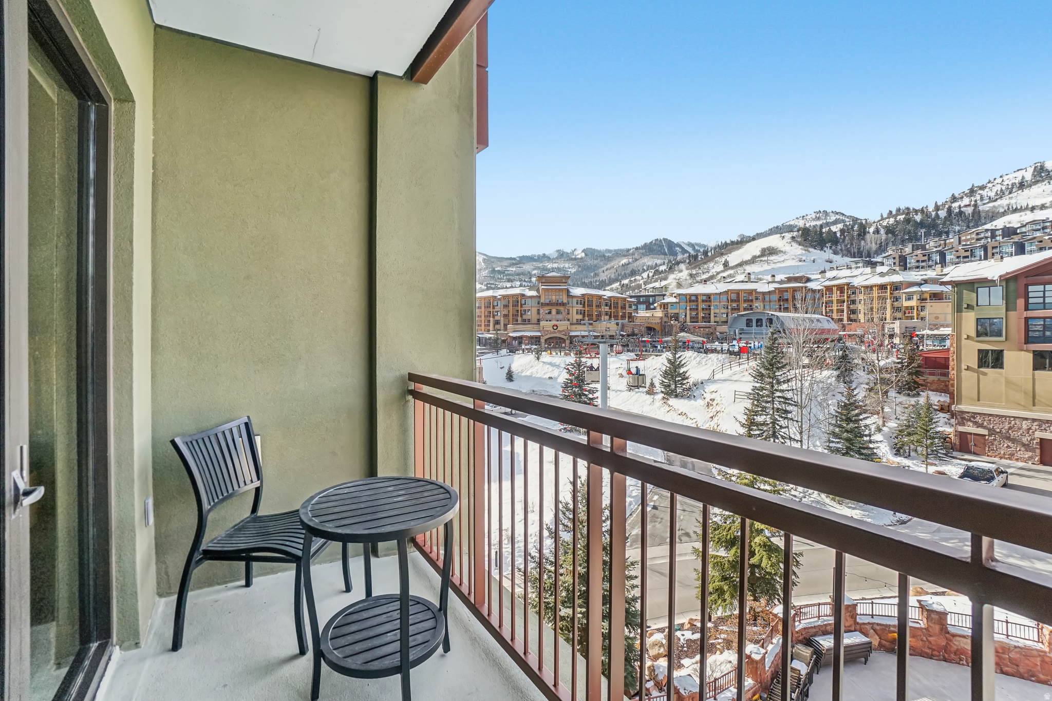 GRAND SUMMIT HOTEL - Residential