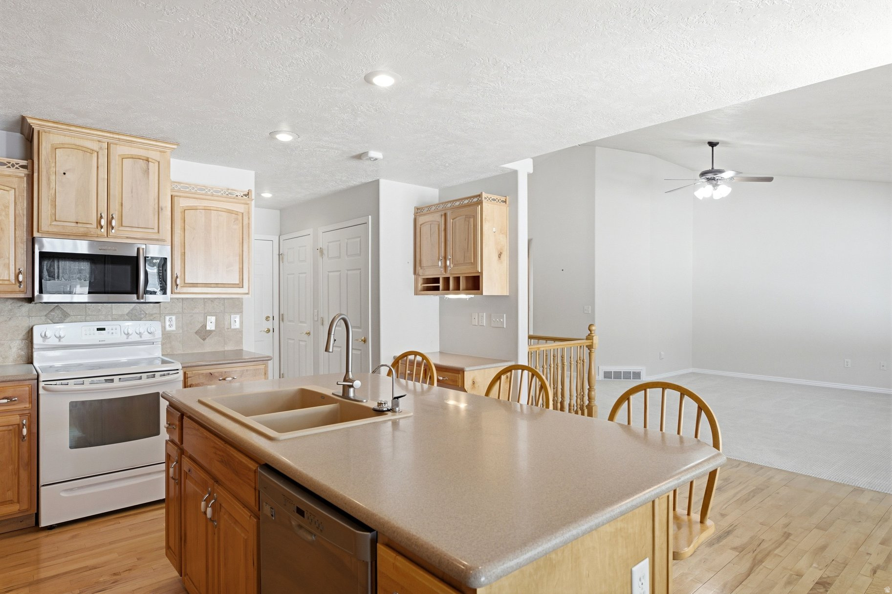 THE VISTAS AT RIVERBEND - Residential