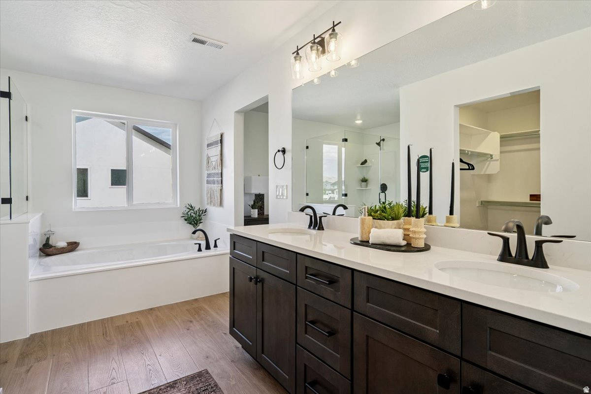 MARDAM RANCH - Residential