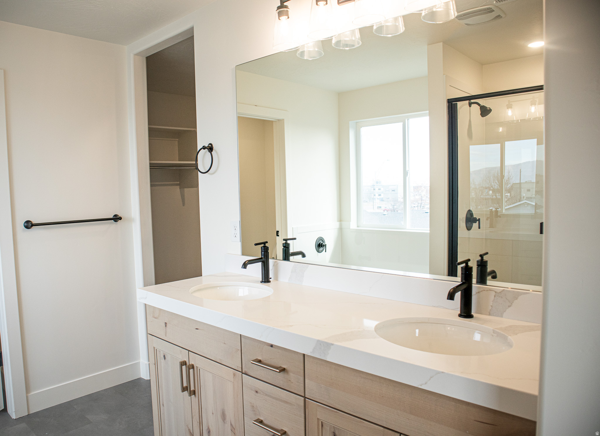 SALEM FIELDS - Residential