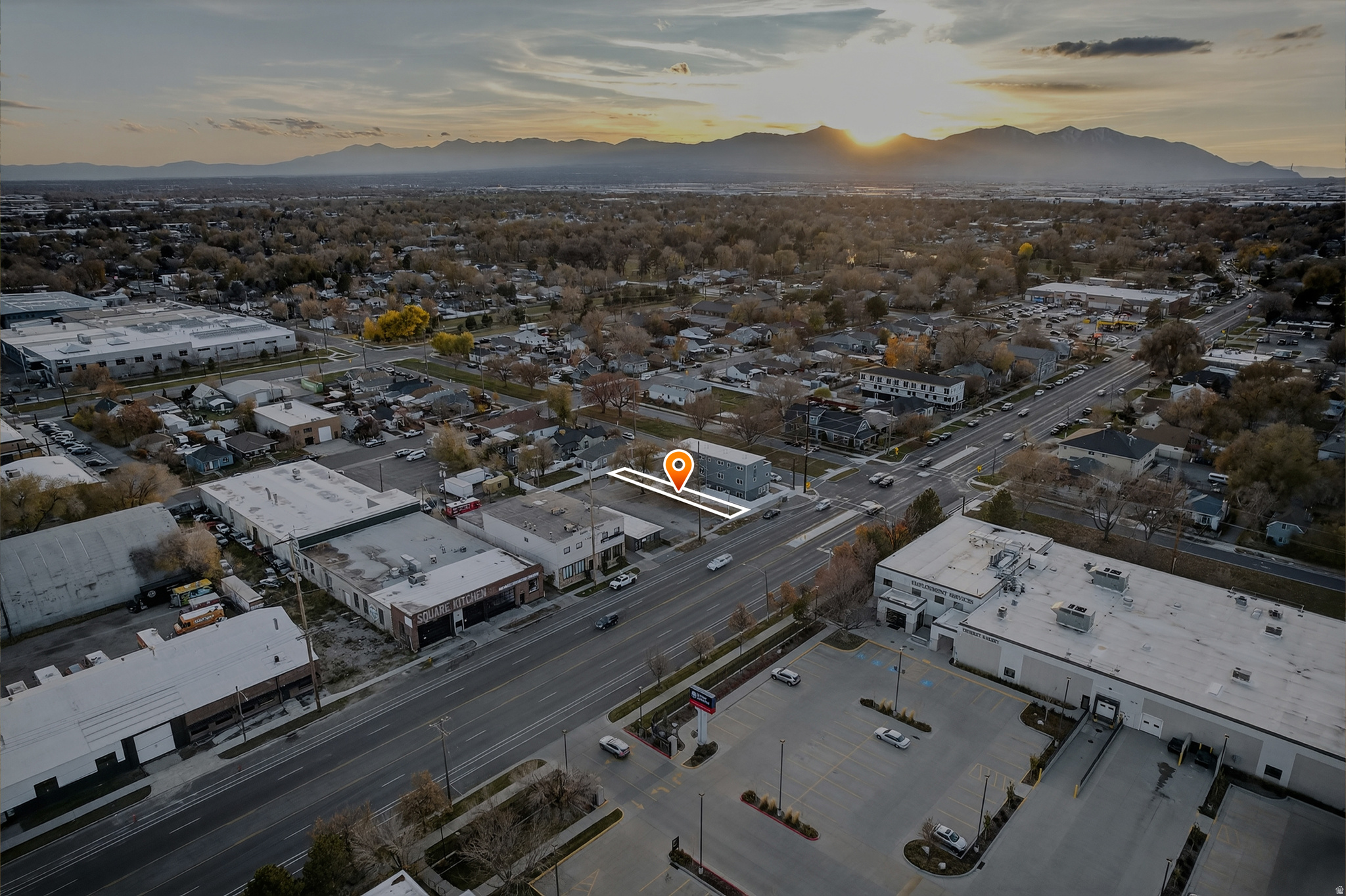 Zoned MU-6, MIXED USE ZONING - this property has potential for so much! Close to downtown Salt Lake and surrounding businesses. Buyer to verify all information. MU-6 zoning permitted chart is attached for more details.
