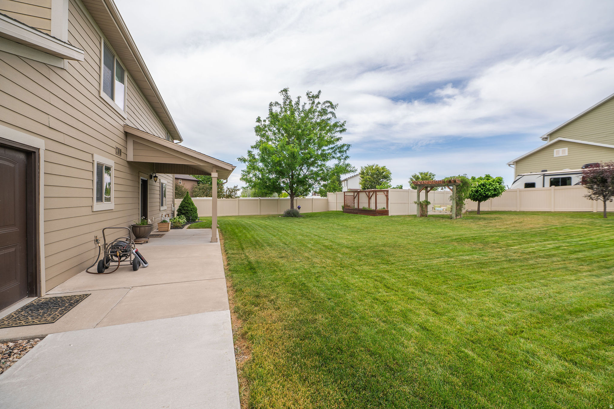 FARMINGTON MEADOWS - Residential