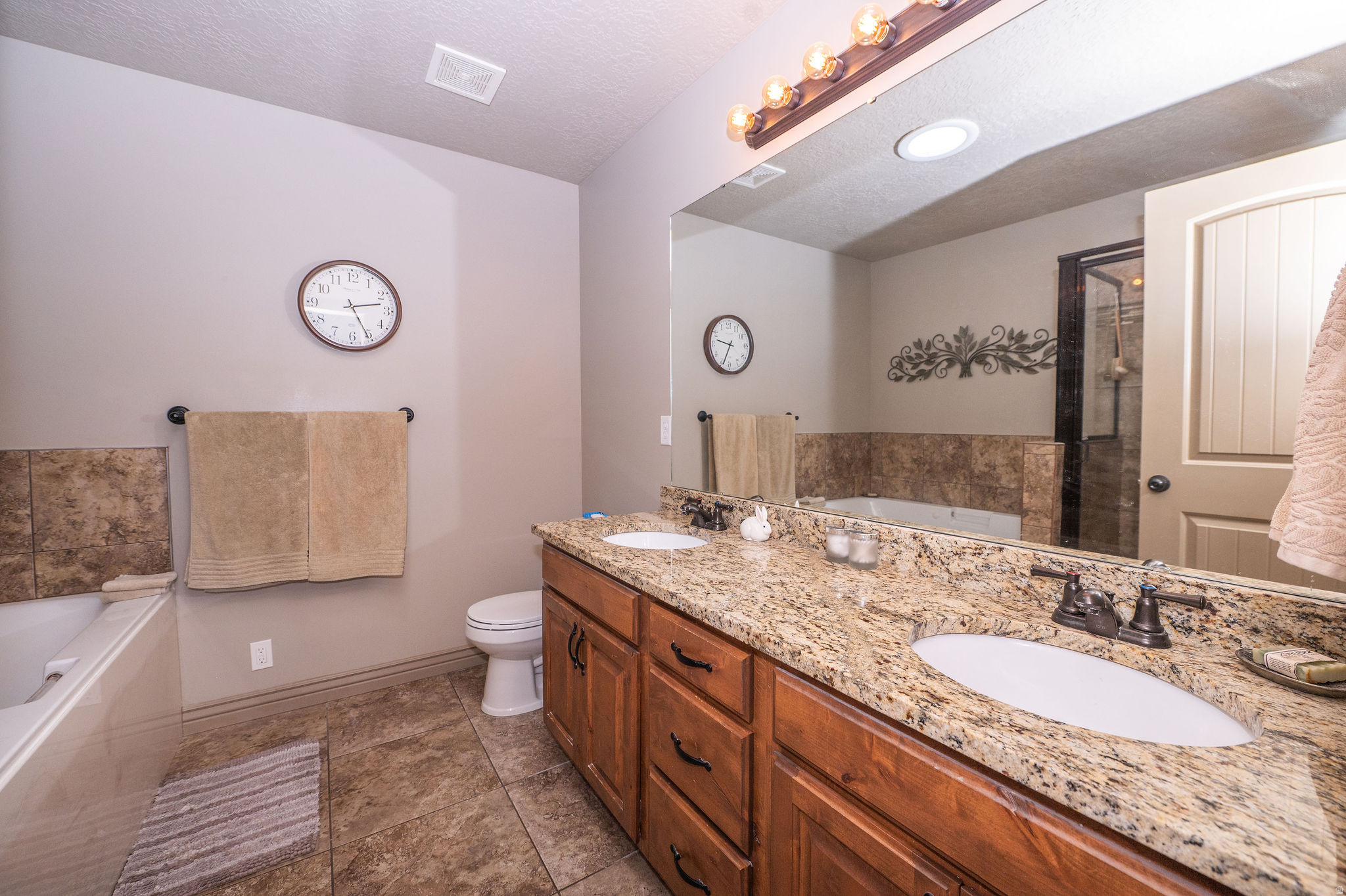 FARMINGTON MEADOWS - Residential