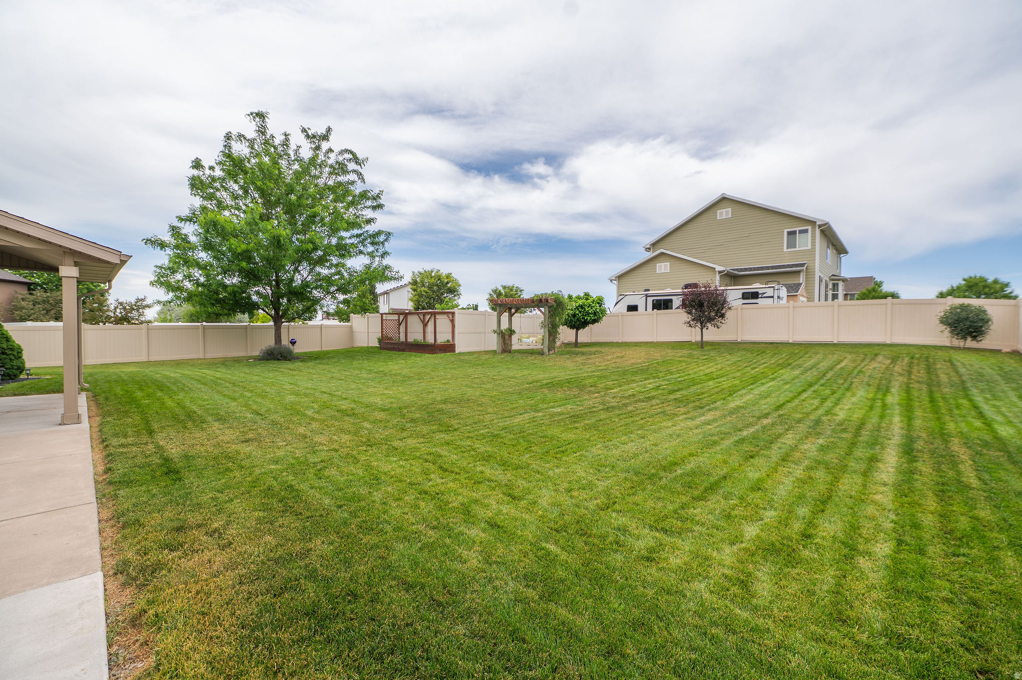 FARMINGTON MEADOWS - Residential