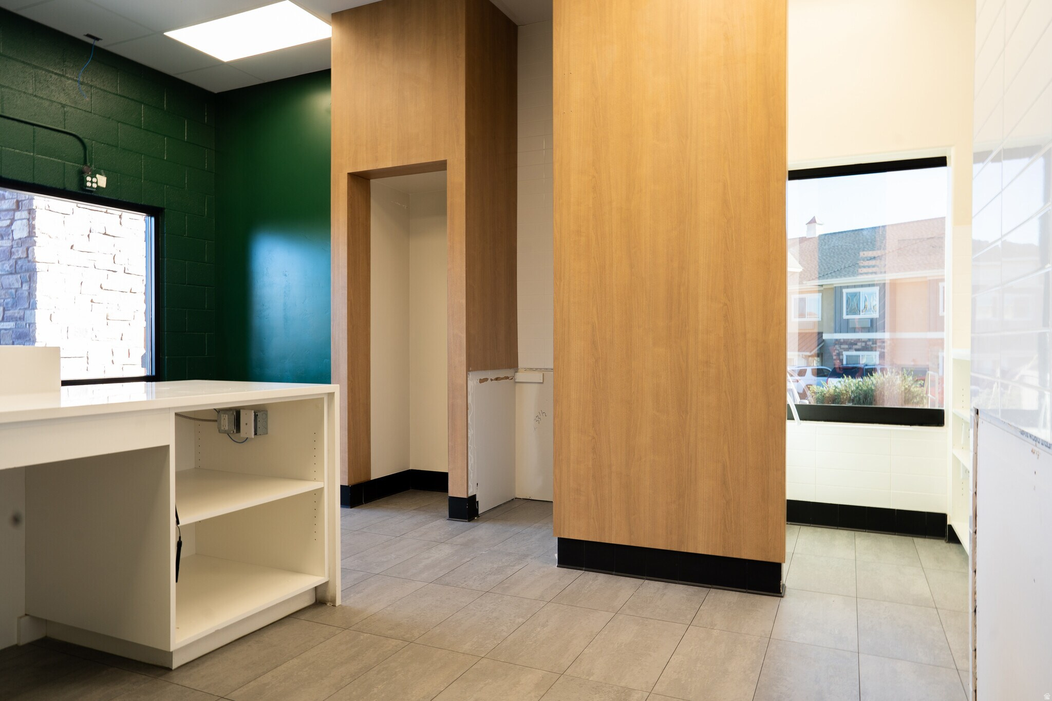 RED CLIFFS SQUARE - Commercial Lease