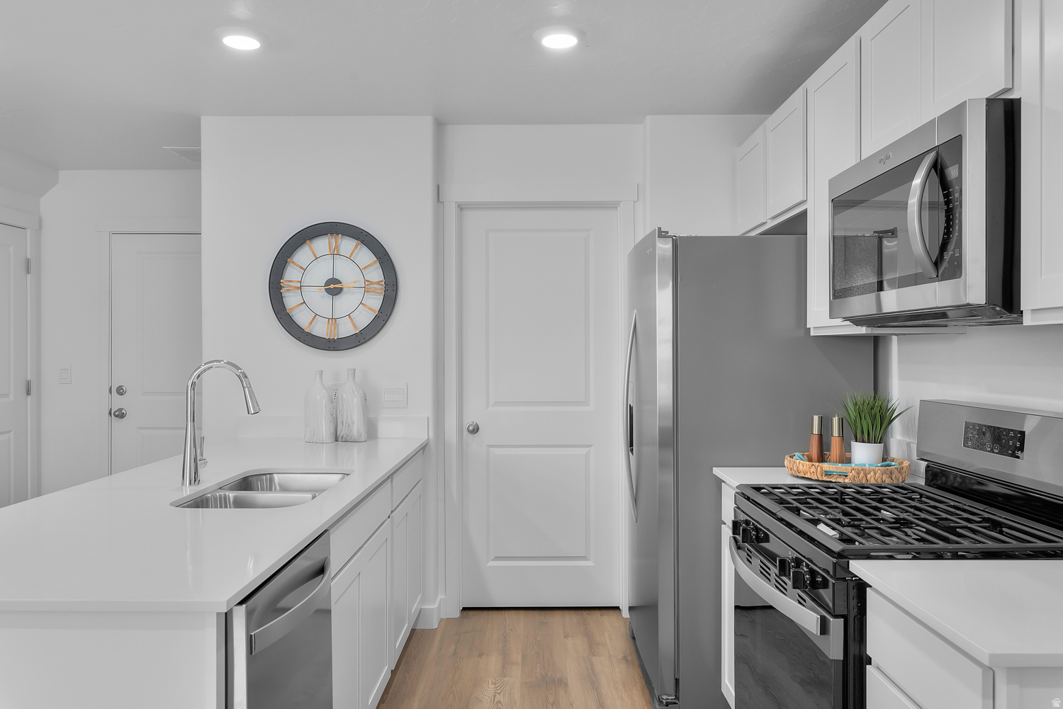DIXON CREEK - Residential
