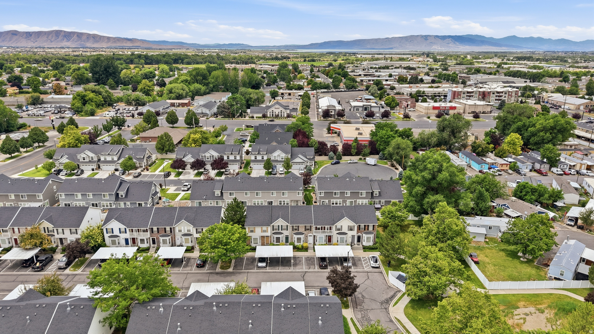 THE WILLOWS - Residential