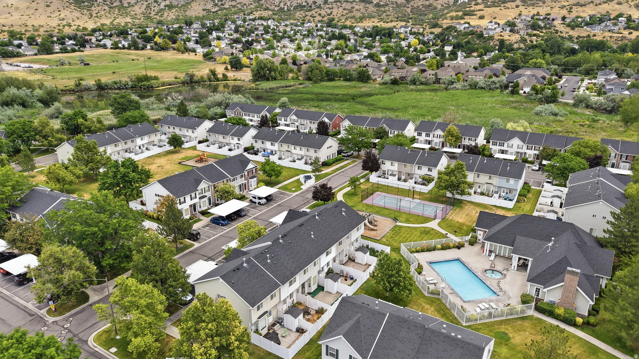 THE WILLOWS - Residential