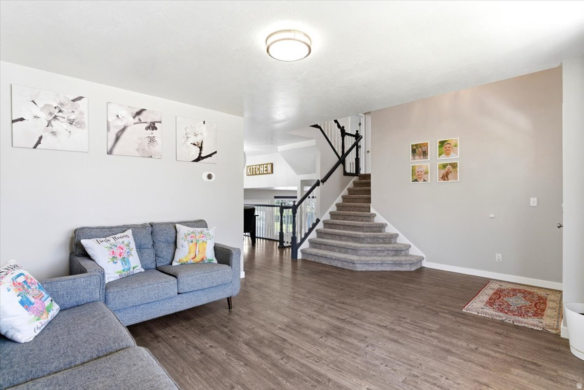 DEER COUNTRY ESTATES - Residential