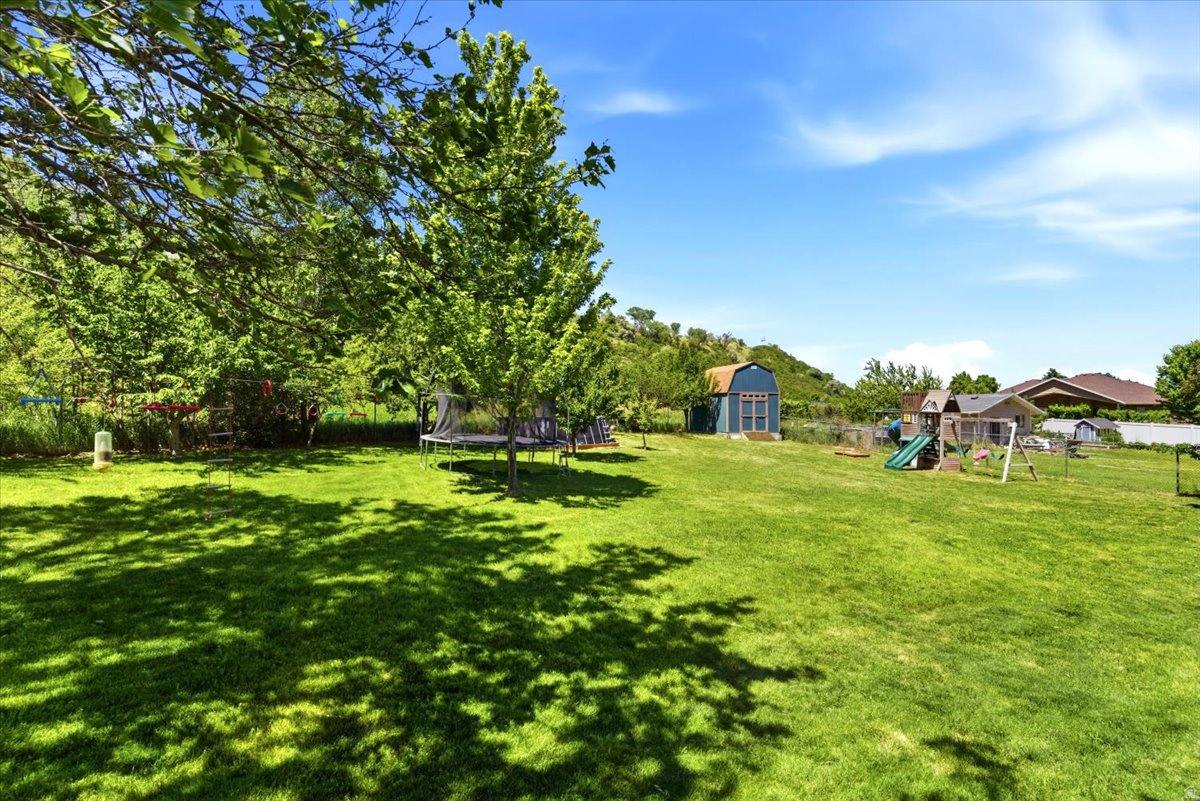 DEER COUNTRY ESTATES - Residential