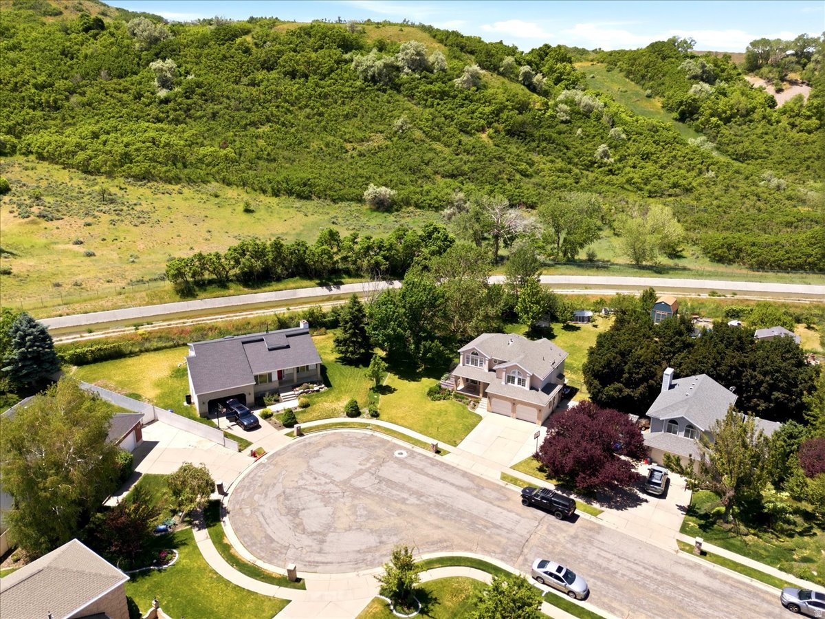 DEER COUNTRY ESTATES - Residential