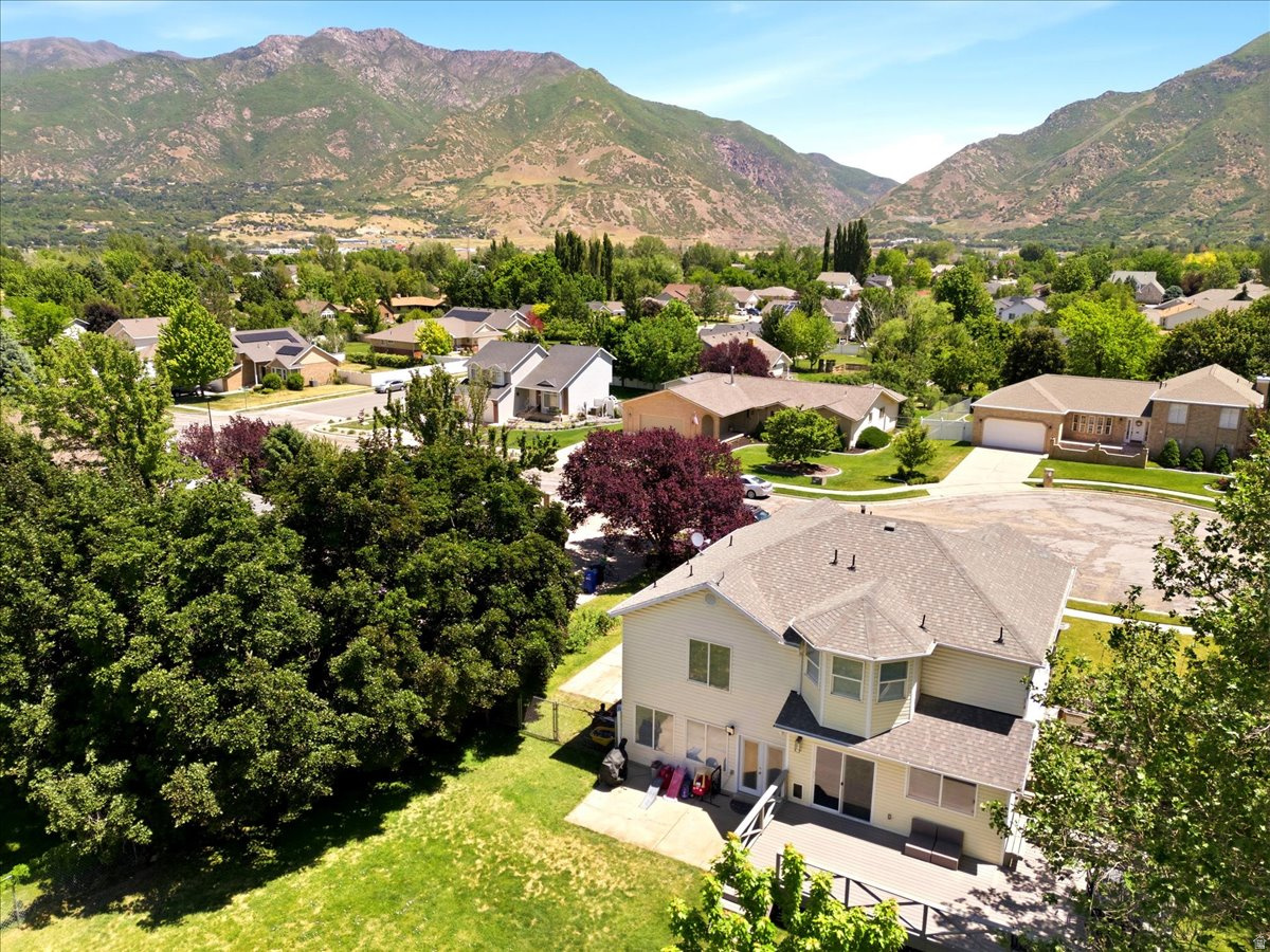 DEER COUNTRY ESTATES - Residential