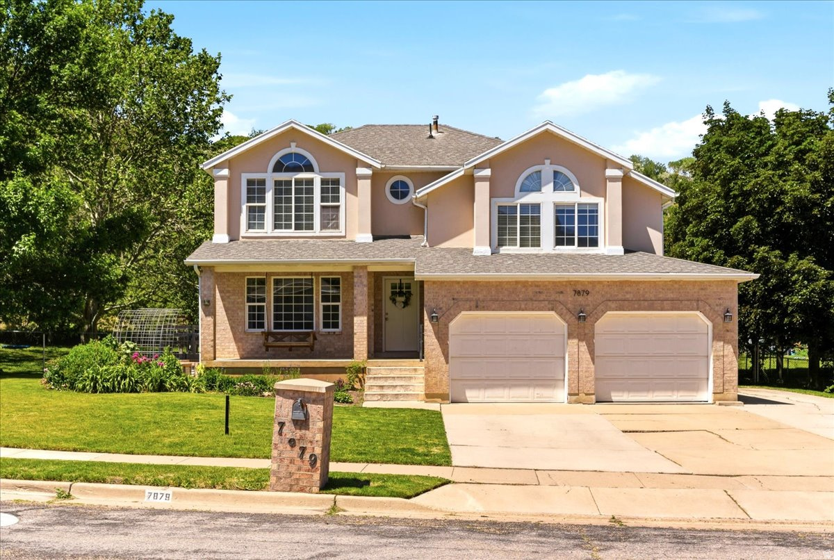 DEER COUNTRY ESTATES - Residential