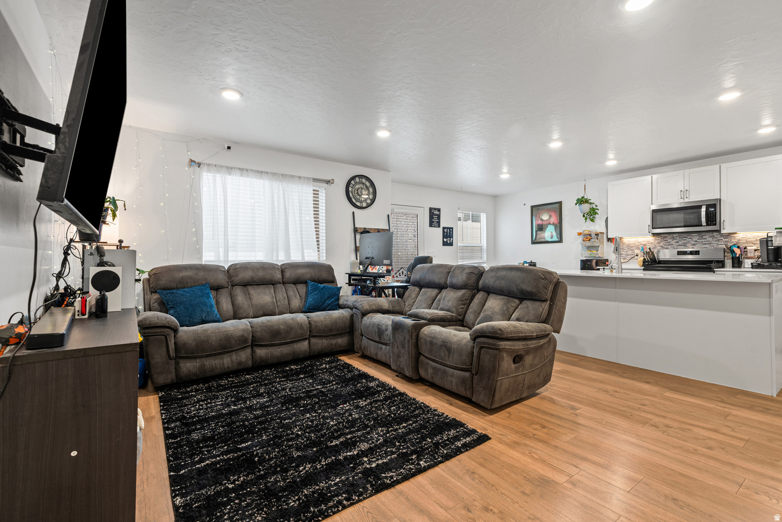 GATEWAY TO LITTLE VALLEY - Residential