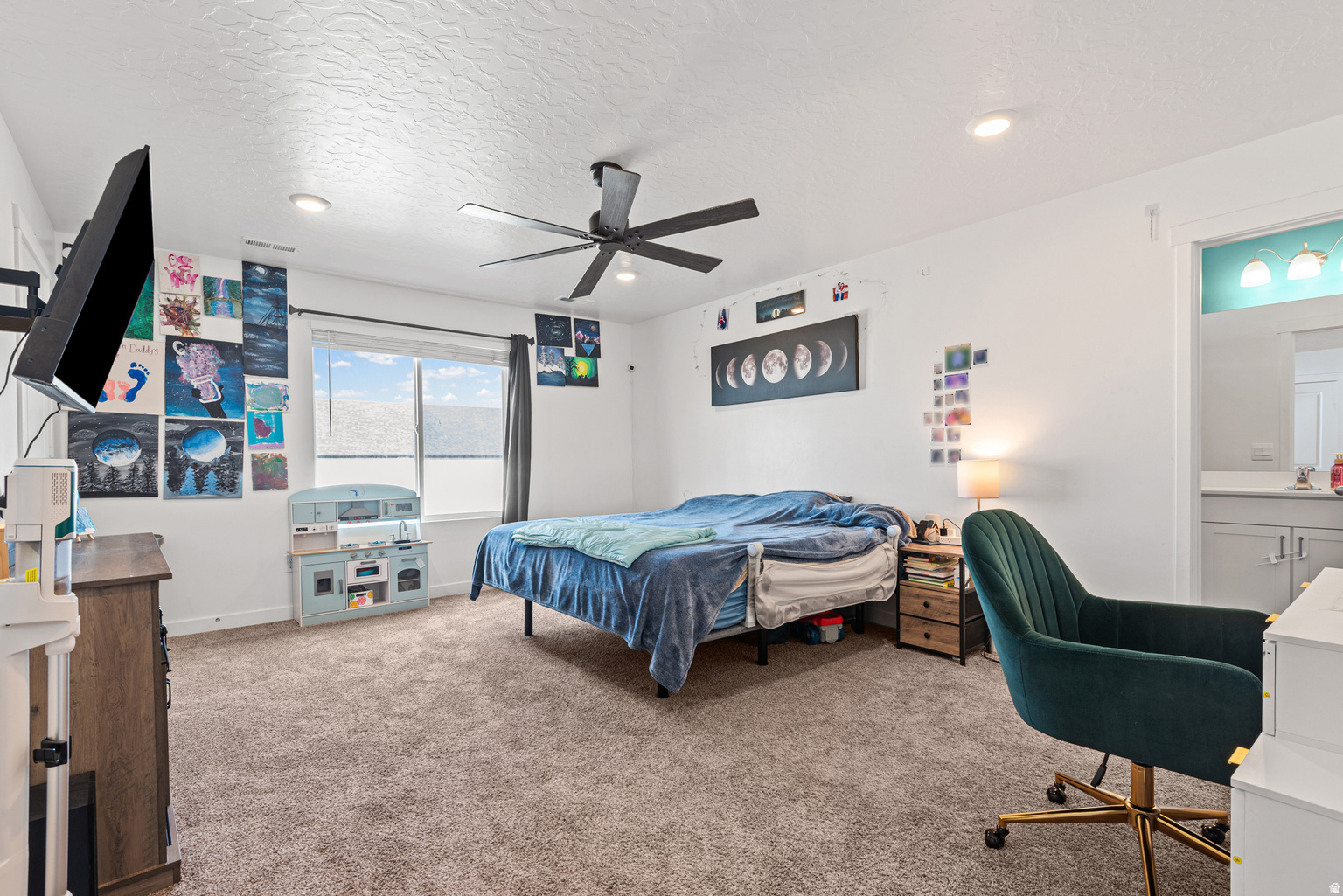 GATEWAY TO LITTLE VALLEY - Residential