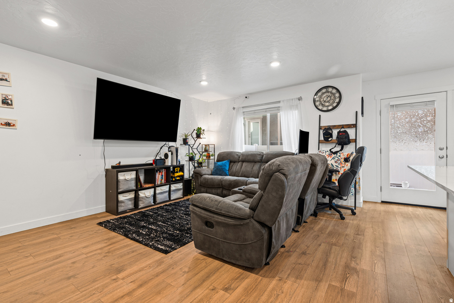 GATEWAY TO LITTLE VALLEY - Residential