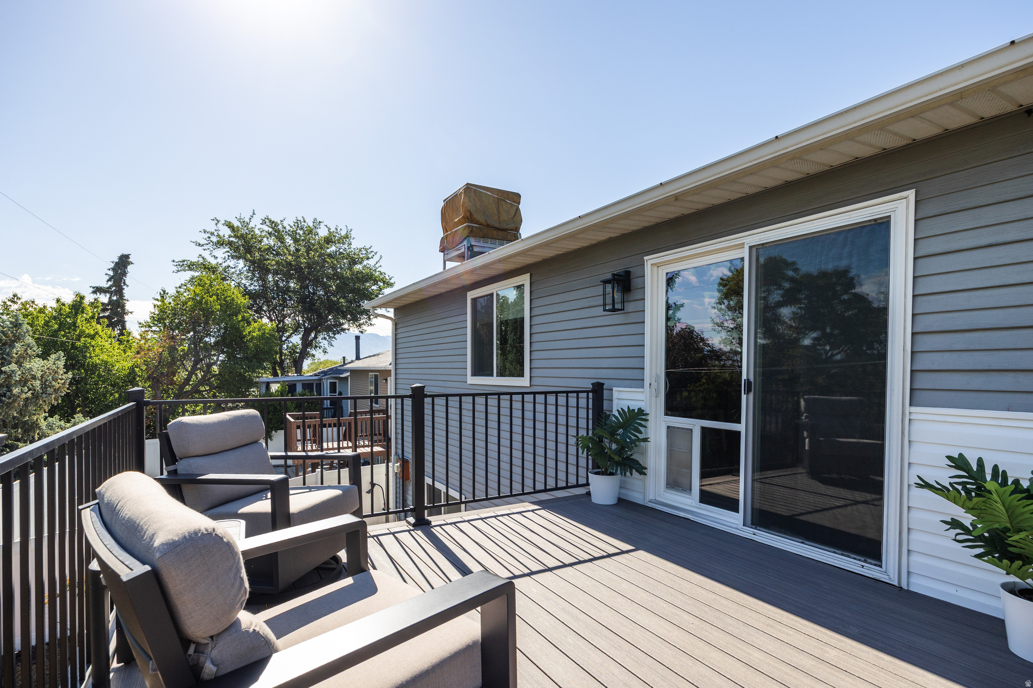 ROXBOROUGH - Residential