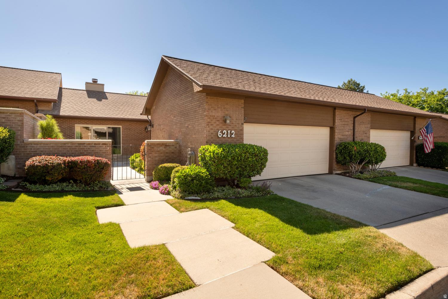 Single level living in a well maintained community with mature trees and beautiful landscaping. All appliances included. Two car garage with epoxy floor and overhead storage. Updated bathrooms and newer carpet. Newer triple pane windows. LED lights throughout. This property is move in ready and centrally located in east Murray.