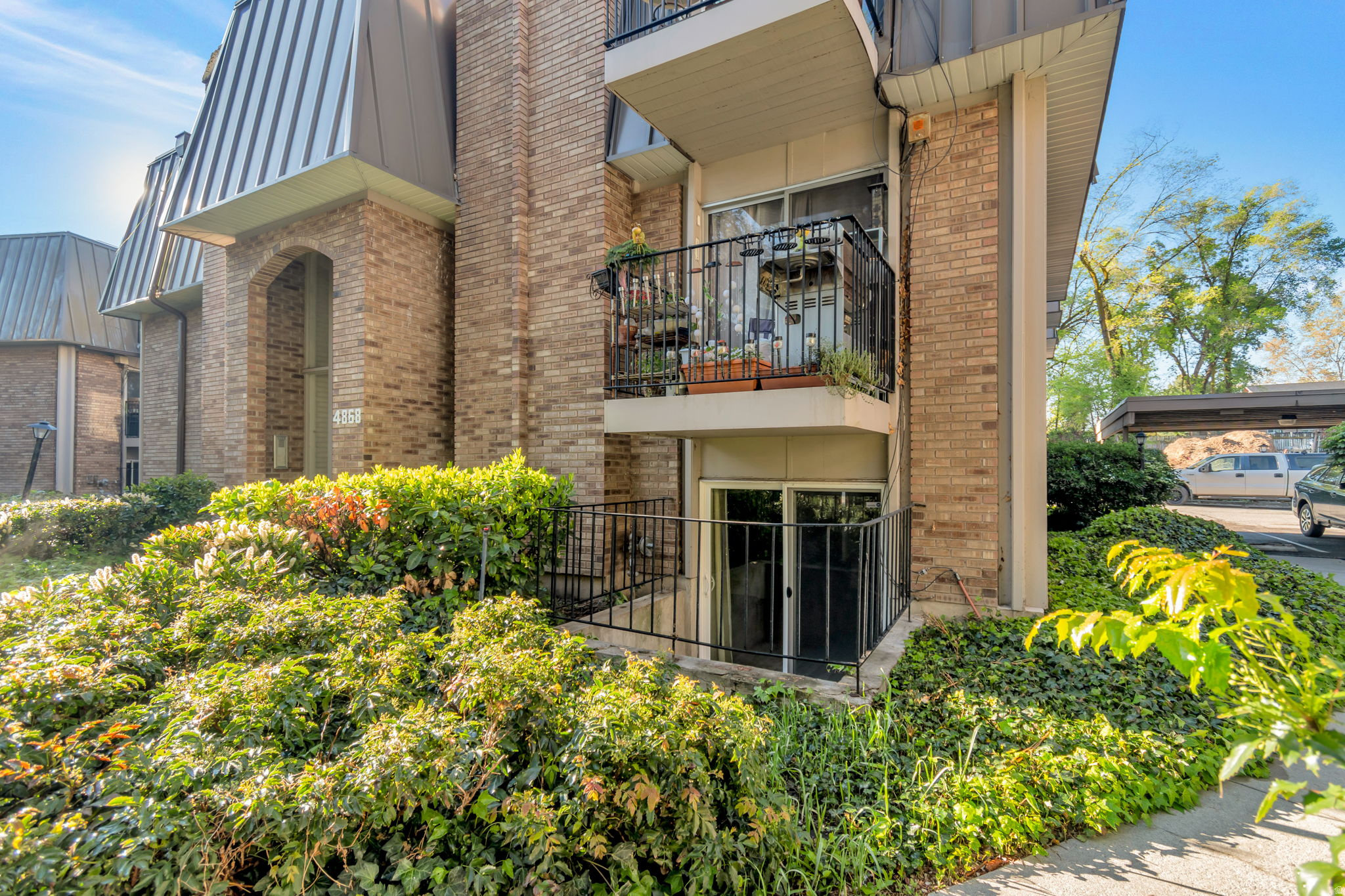 CHATEAU FORET 2 CONDO - Residential