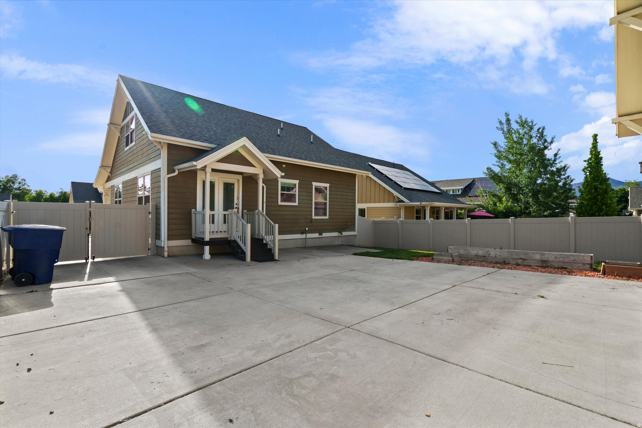 OAK DEN BUNGALOWS - Residential