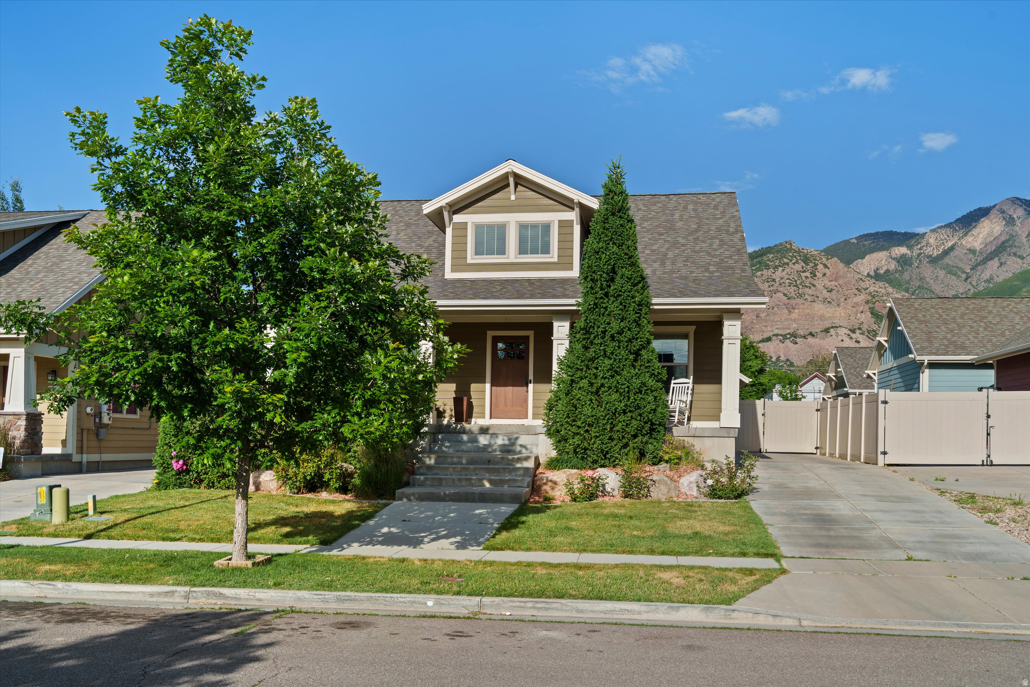 OAK DEN BUNGALOWS - Residential