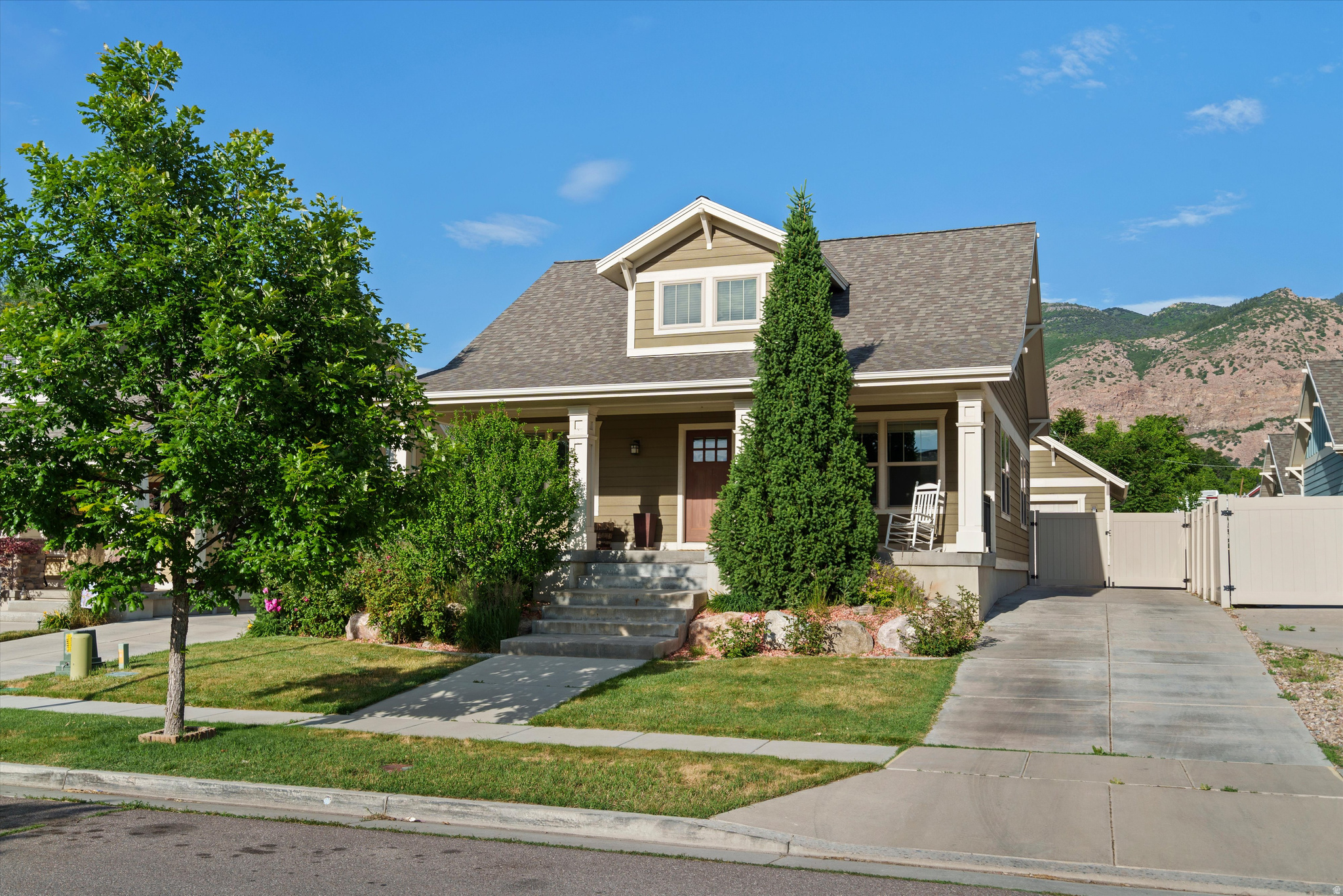 OAK DEN BUNGALOWS - Residential